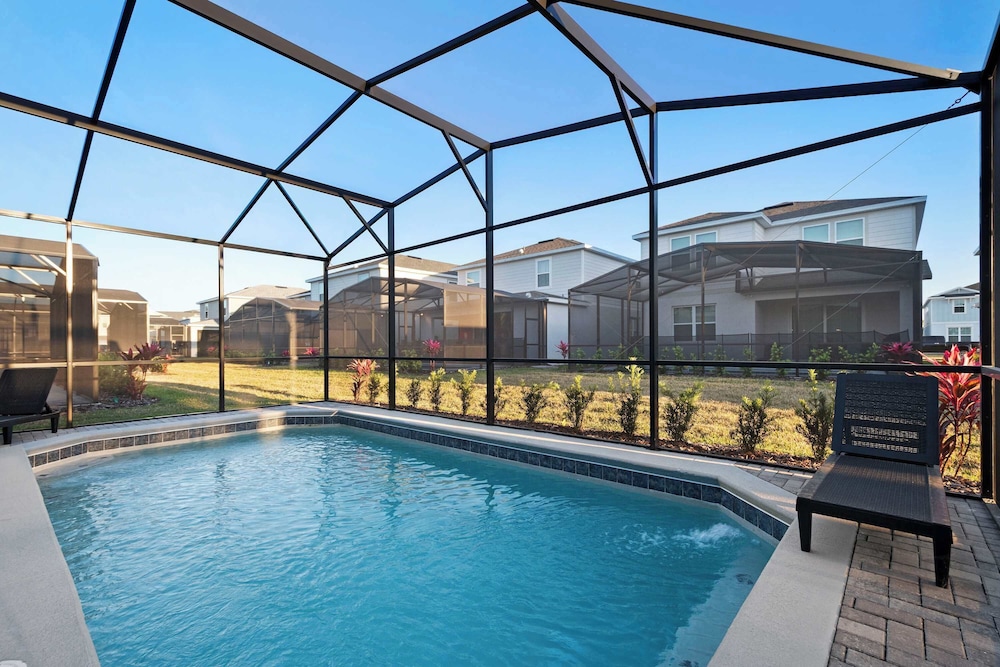 Luxurious Windsor Cay Villa Private Pool, Epic Game Room & Minutes to Disney!