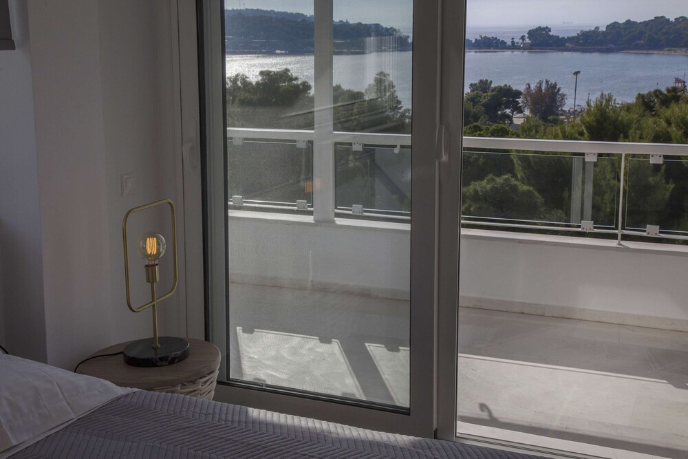 Luxury penthouse with stunning riviera view by GHH