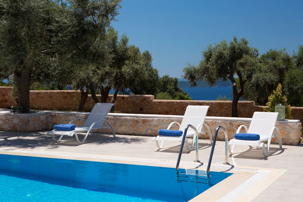 Villas Armeno