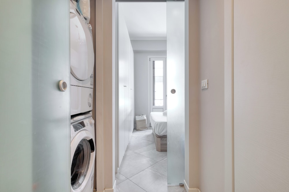 JOIVY Modern City Centre Flat
