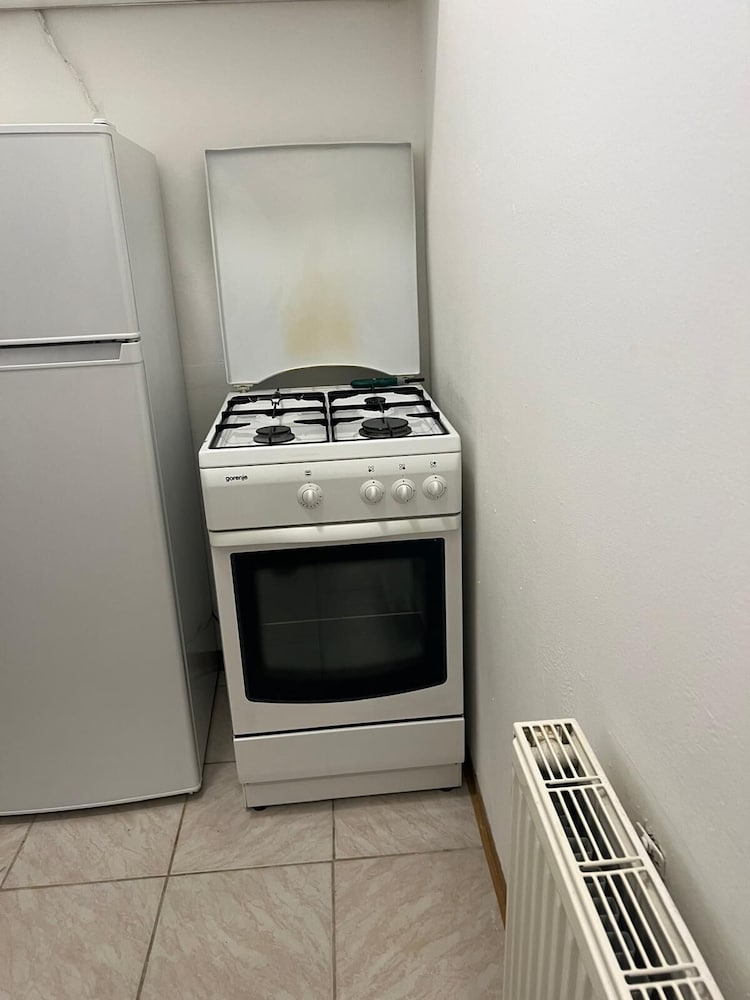 Modern 1BR City Apt for 5 Great Location