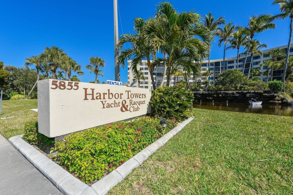 Harbor Towers Ocean View Escape