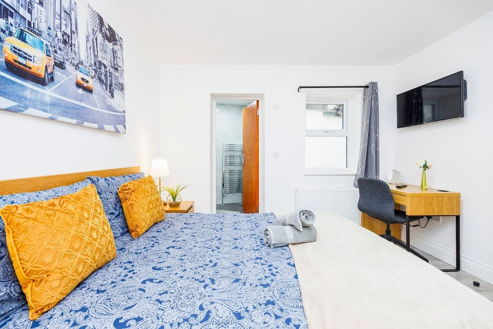 3 Bed 3 Bathroom Flat in Kensington A