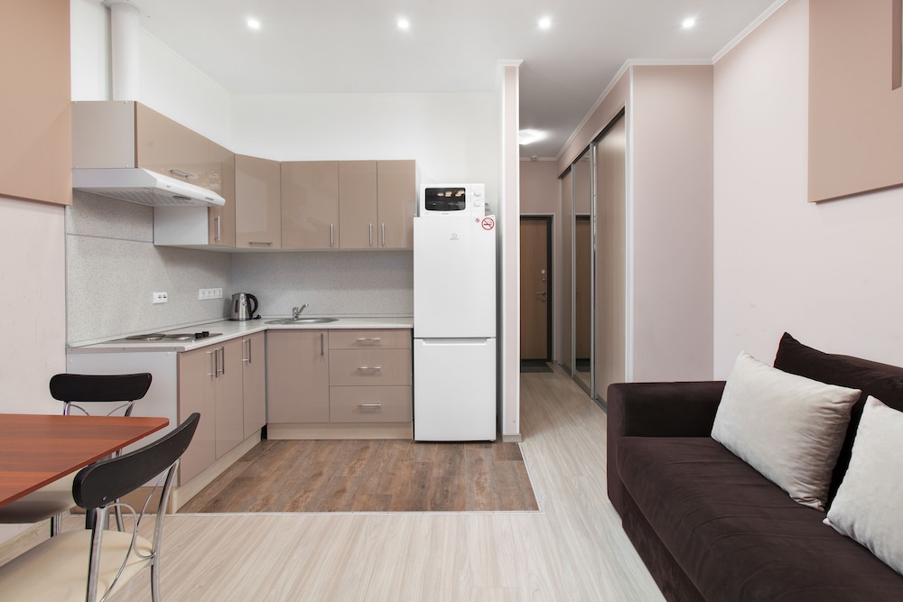 Tricolor Apartments