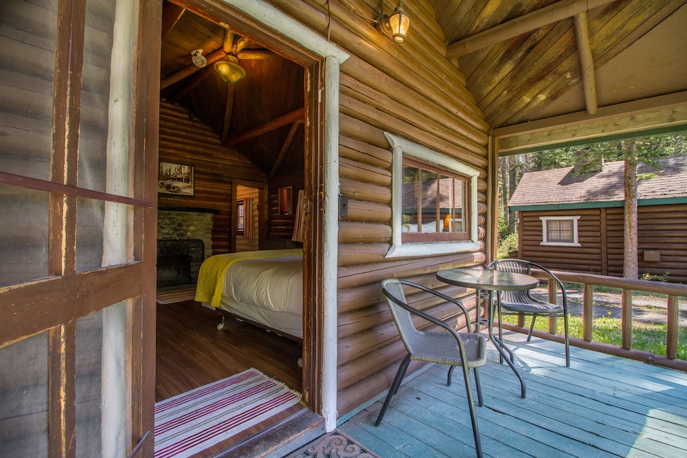 Kootenay Park Lodge