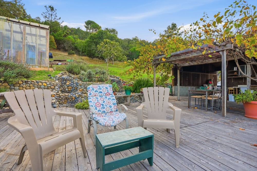 Peaceful Retreat With Panoramic Views 3 Bedroom Home