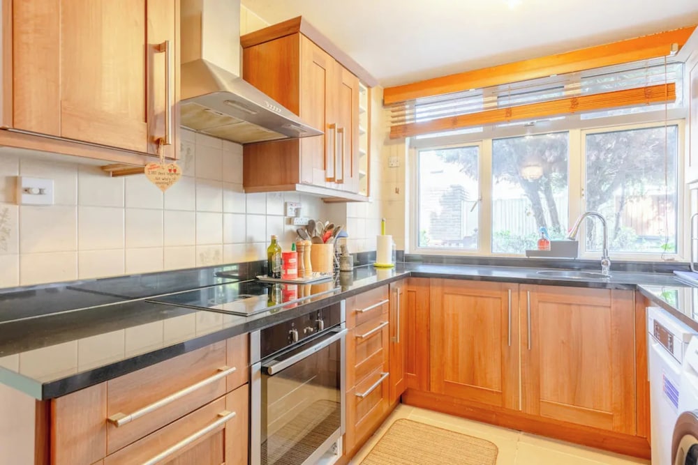 Lovely 3BD Family Home With Garden - Richmond!