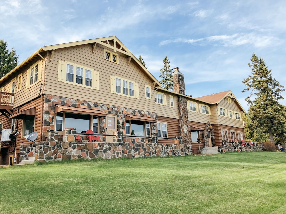 Cascade Lodge
