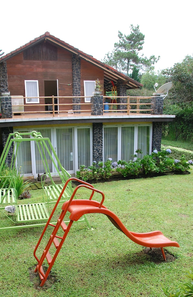 Villa ChavaMinerva Istana Bunga-Lembang, Parongpong - 14