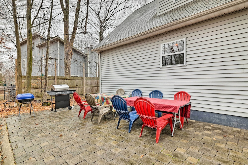 Charming Tobyhanna Home w/ Fire Pit & Lake Access! view 5