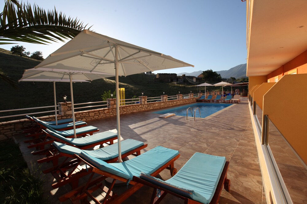 Karos Hotel Llaman