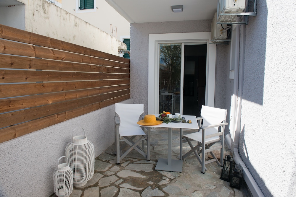 Regalo Apartments