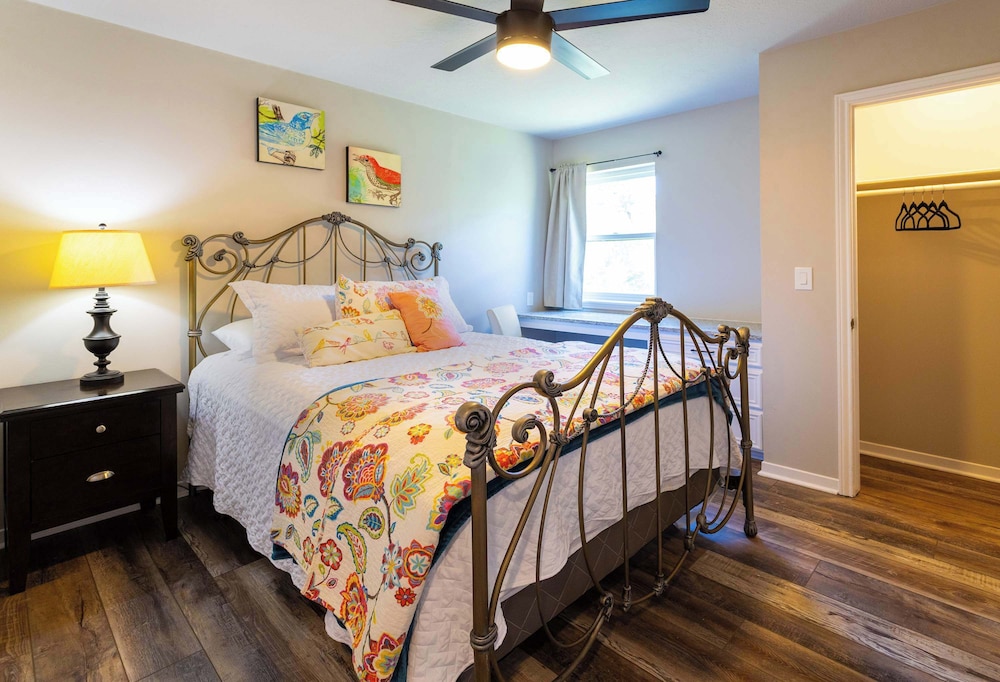 Valley View Retreat for 10