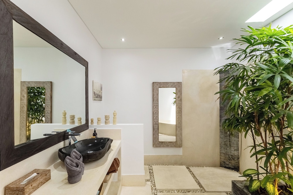 Villa Naema - 4 BR Private Villa