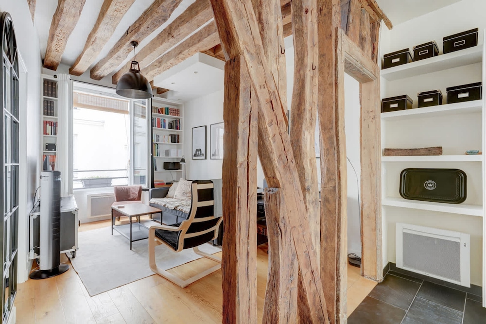 Athos I Stylish 1BR Home on the Rive Gauche