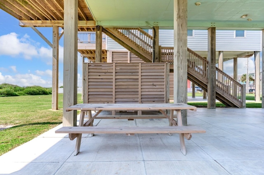 1 Naut On Call 3 Bedroom Home by RedAwning view 2