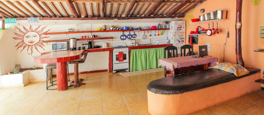 Pura Vida Hostel