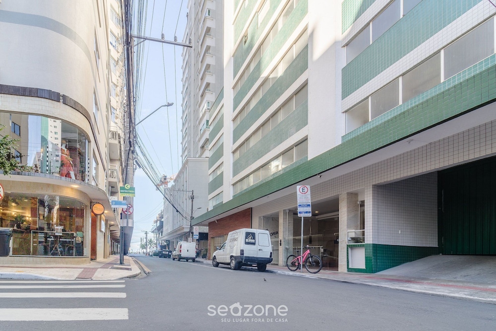 Modern and Fully-equipped Apartments 100m From Central Beach - VTR