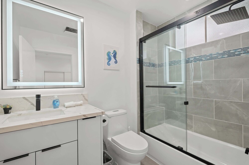 Not Affected by the Fire/modern 5BR Home With Parking, Near LA Attractions #4