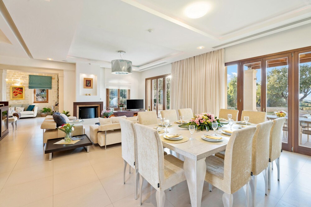 Luxurious Villa Liandri 600 m Resort view 5
