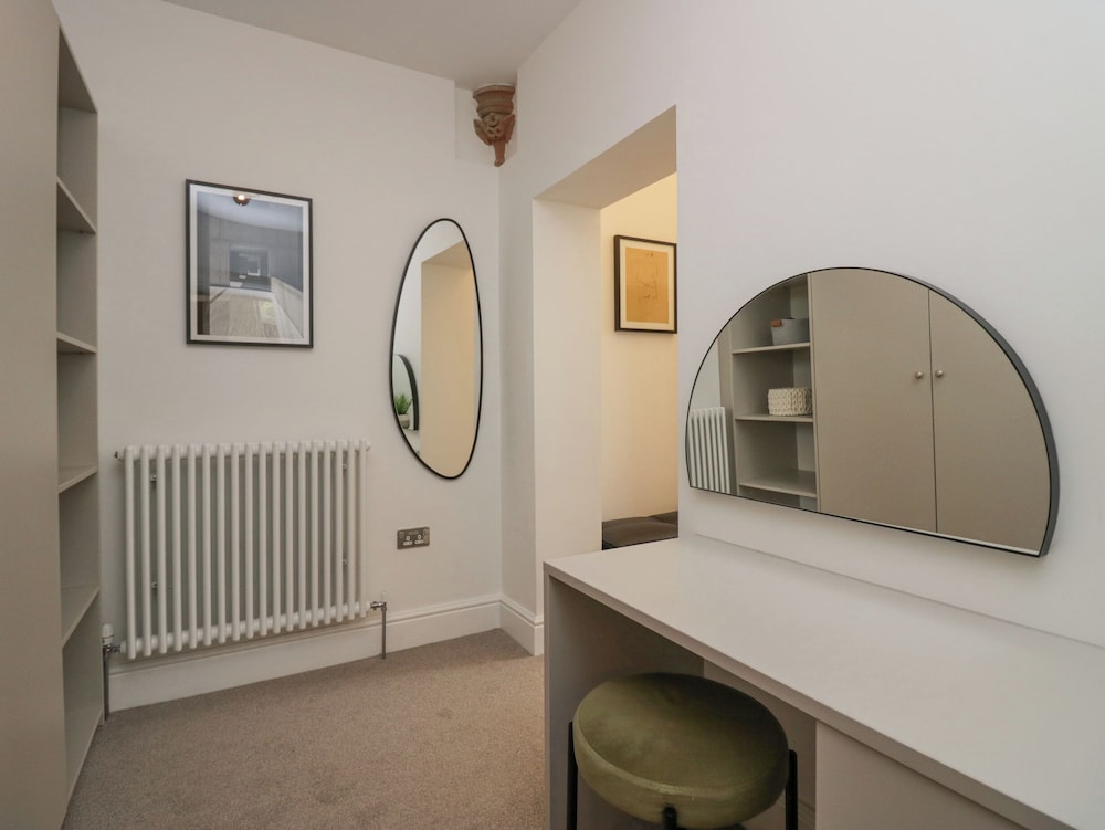 The Myles Suite Stone Cross Mansion