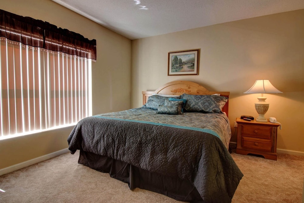 Whispering Pines 423 view 3