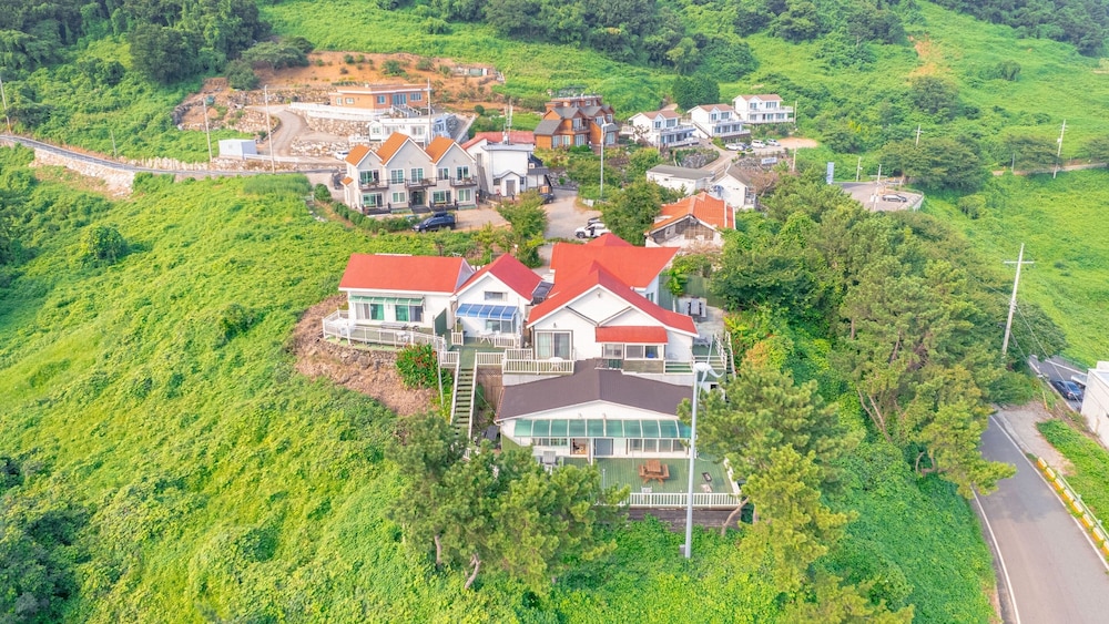 Namhae Baramundeok Pension view 5