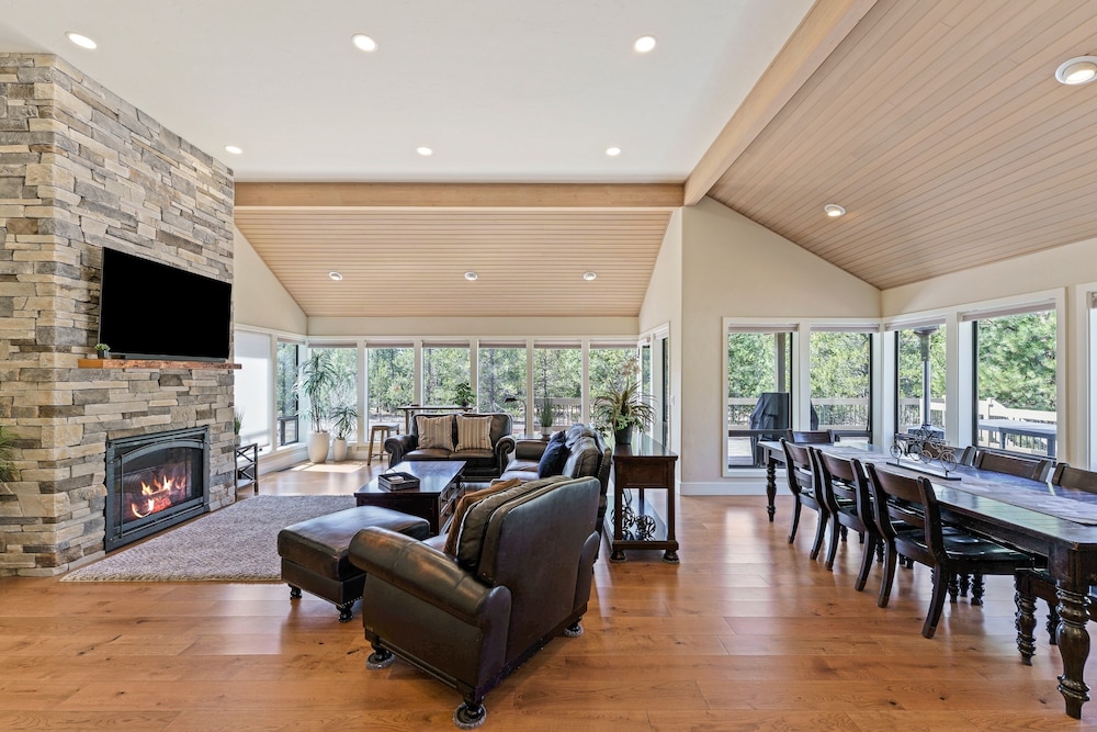 20 Aspen Lane 5 Bedroom Home