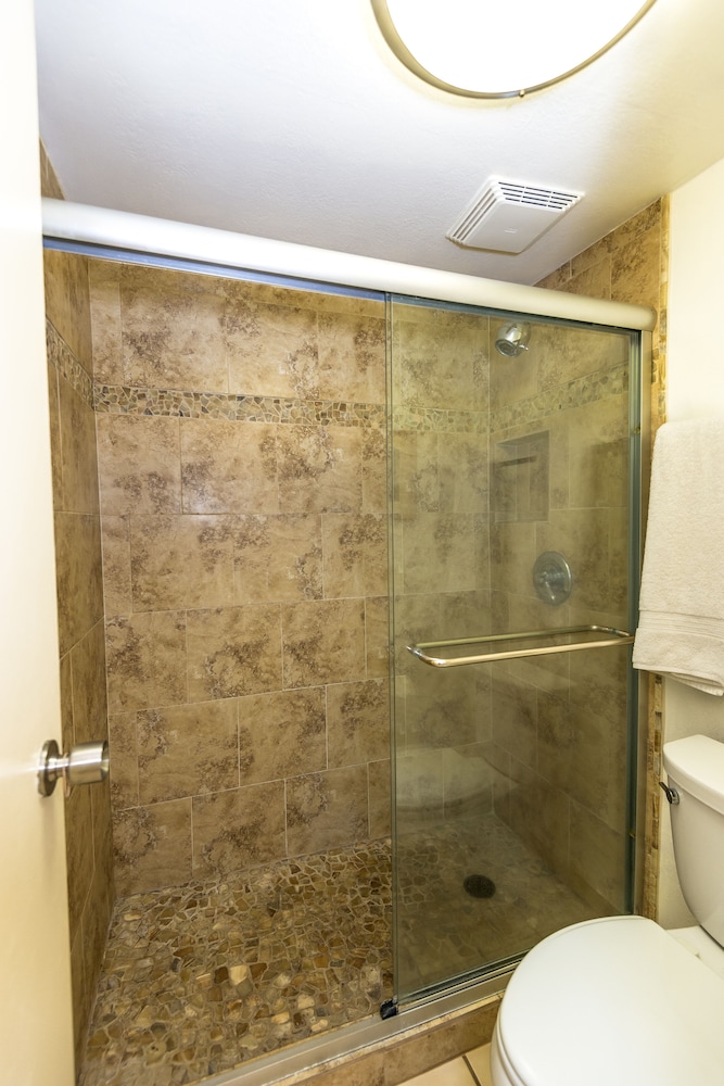 Royal Kahana 220 - 2Br Condo