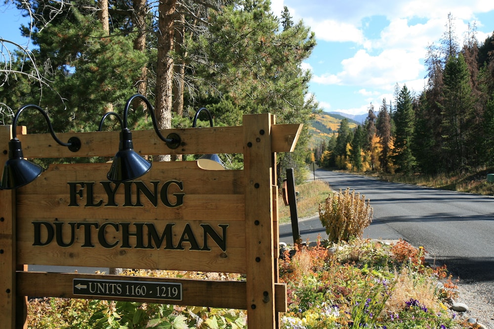 Flying Dutchman 1137 by SummitCove Vacation Lodging