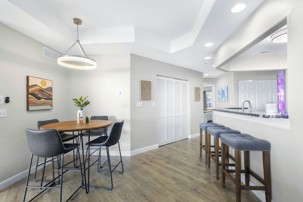 Emerald Bay Oasis Sleeps 6!