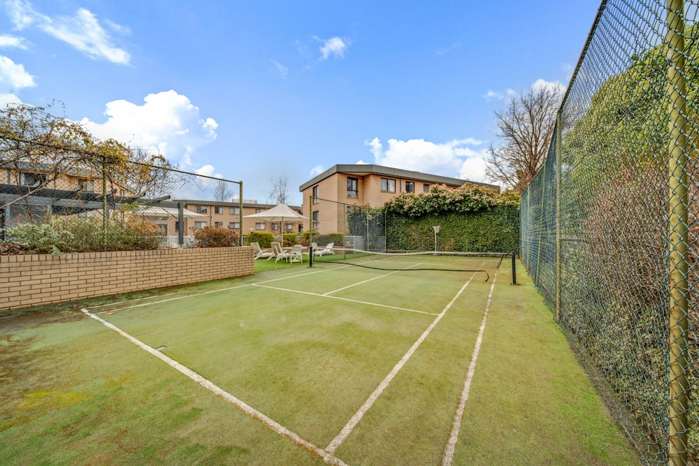 2-bed With Pool, Bbq, Tennis Court & Parking