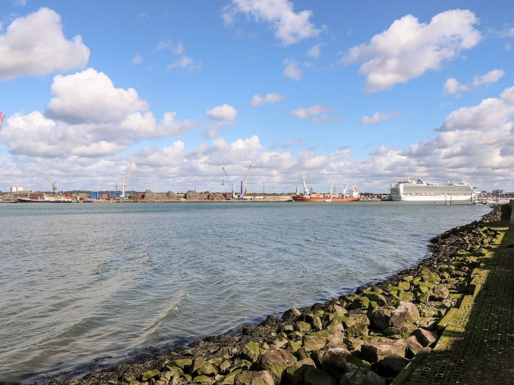 19 Quayside Walk