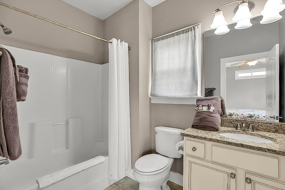 South Beach Cottages 2619 4 Bedroom Home