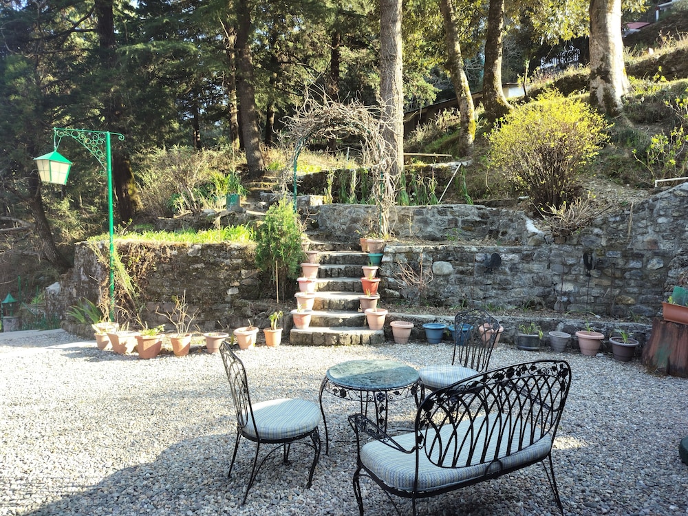 Rosastays Nainital