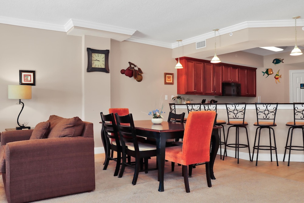 Paradise Shores 105