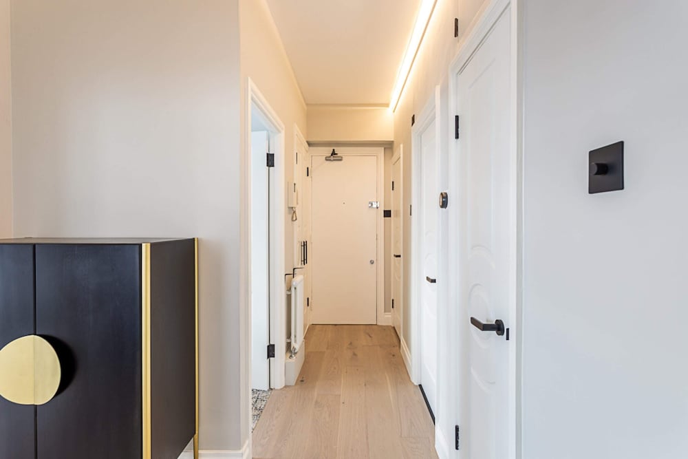 Modern Edgware Apartment