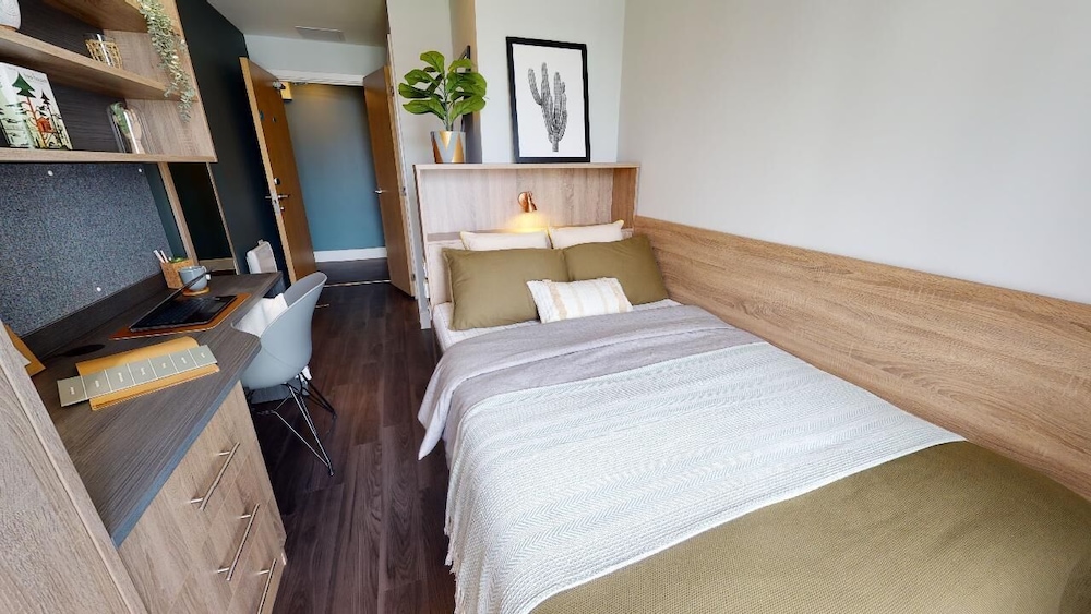 Student Only, Ensuite Room in a Apartment view 3