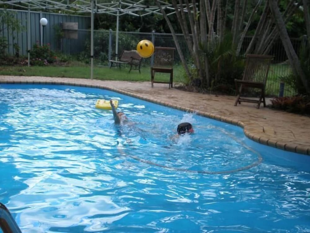 Moore Park Beach Motel