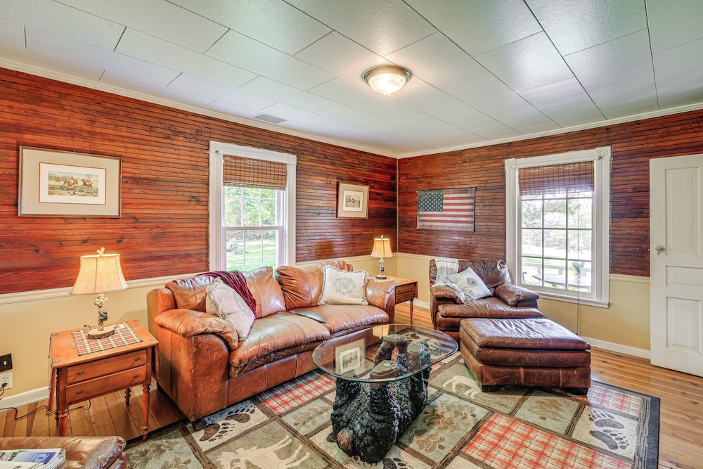 Near Blue Ridge Parkway: Galax Home w/ Mtn Views!