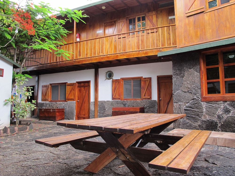 The Wooden House Lodge