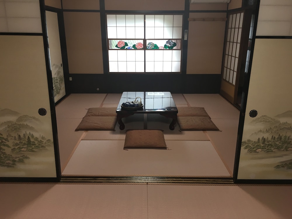 Ryoso Tsuyukusa