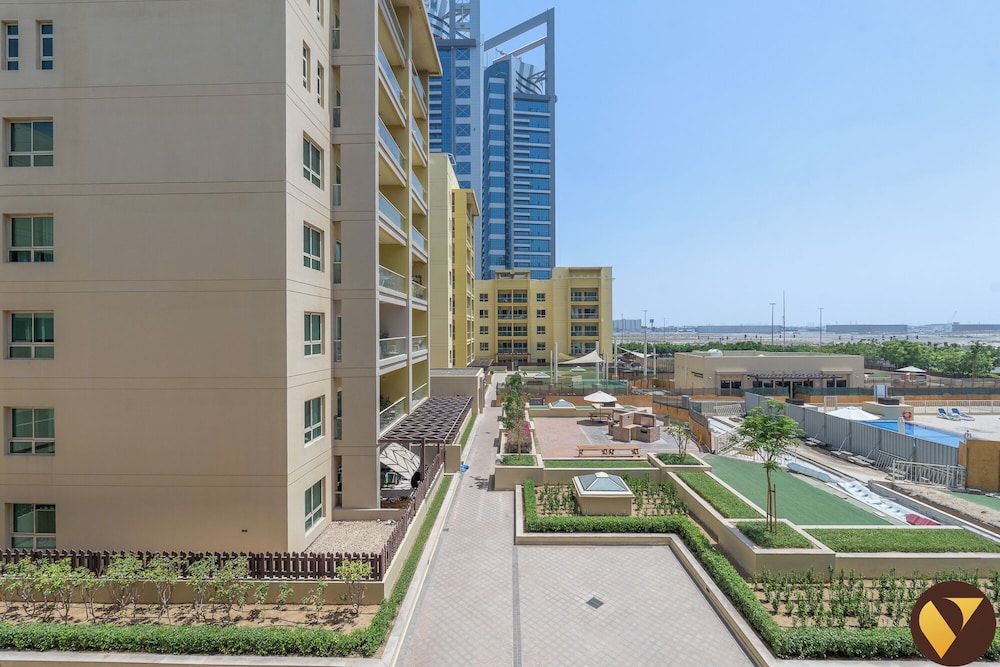 Modern 1 Bedroom Apartment in The Greens