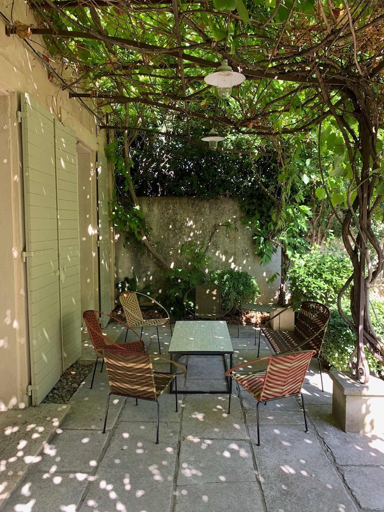 Villa Maillane 18th Century Residence Completely Renovated