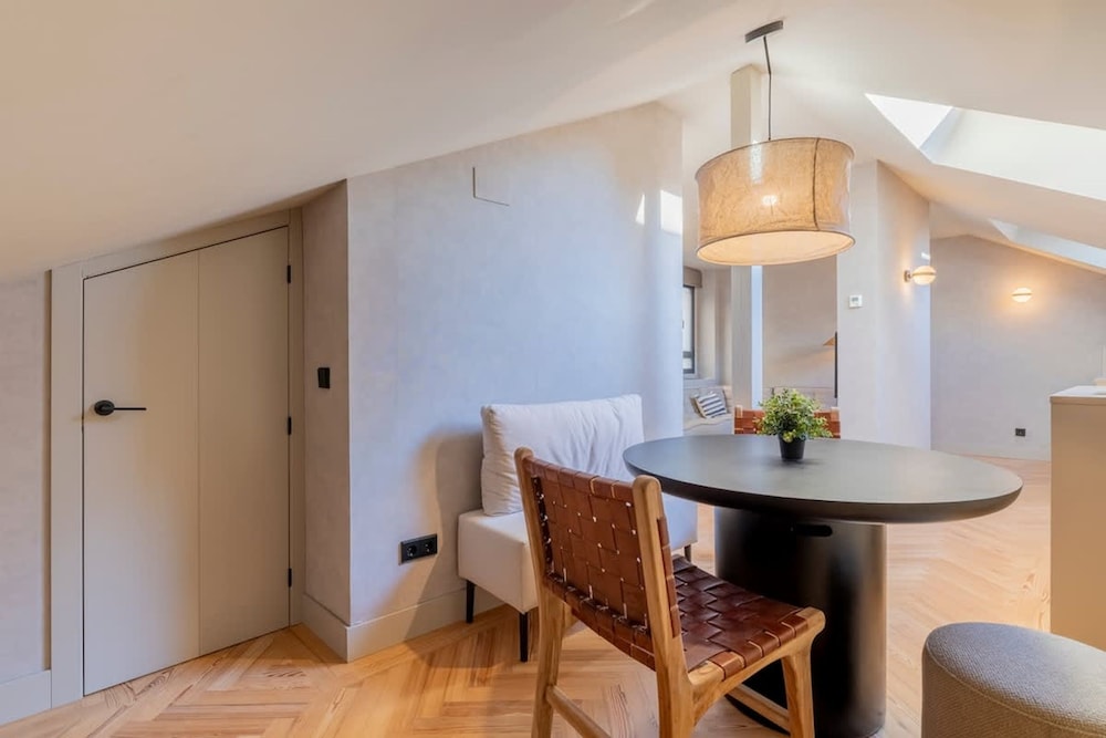 w Cozy Penthouse at Palacio Real