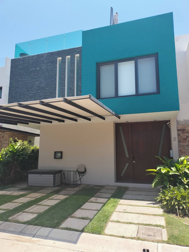 Elegant big House Nvo Vta view 4