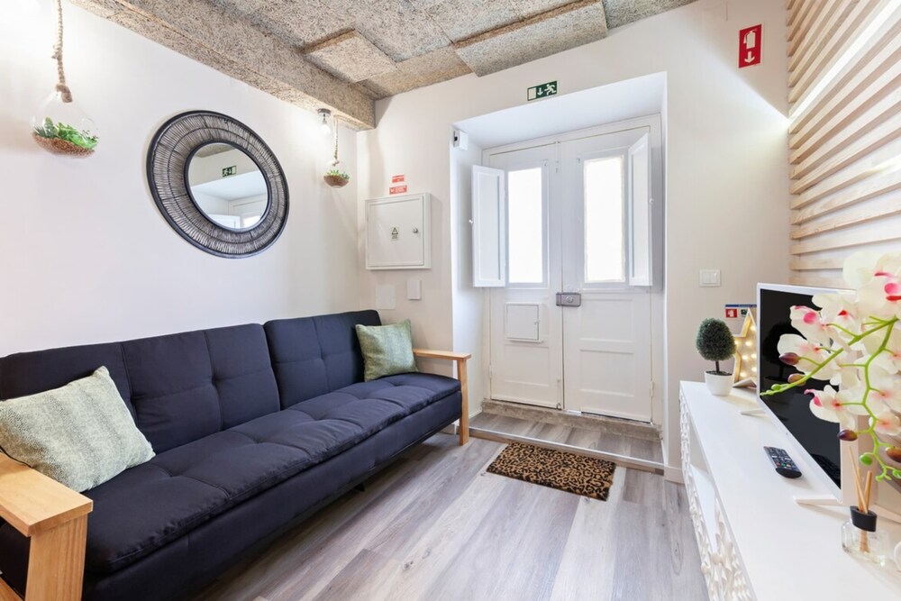 Cosy 1 Bedroom Apartment in St George's Castle view 5