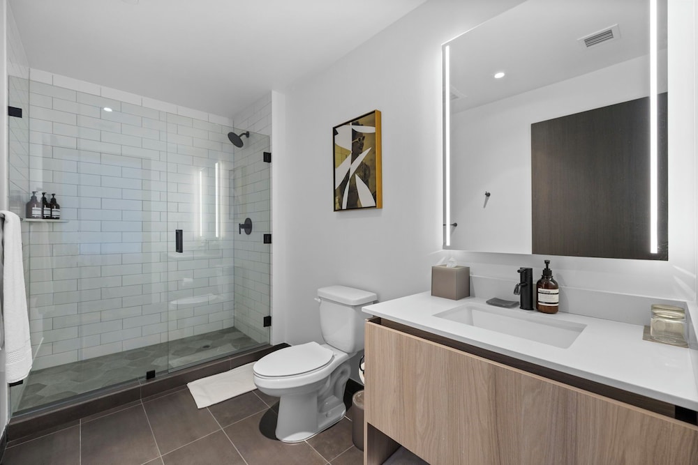 Luxury Spacious Condo at Downtown Miami