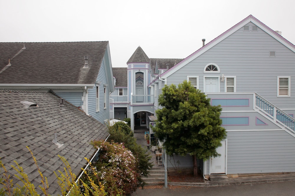 Half Moon Bay Vacations - Zaballa House - Property Image 11