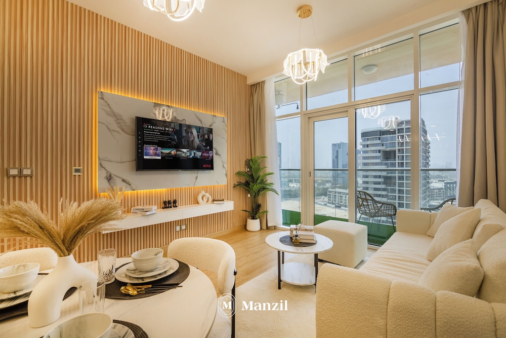 Manzil -1BR w Pool nr Dubai Sports City